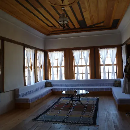 Babameto House *