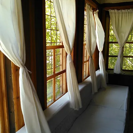 Babameto House Hostel Gjirokastër